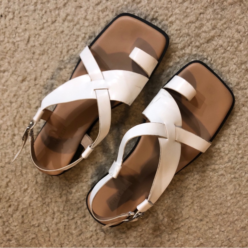 Gracegift White Flat Sandals Size 6.5 Size 23.5 - PREOWNED